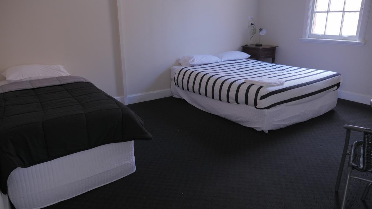National Hotel Toowoomba Room photo